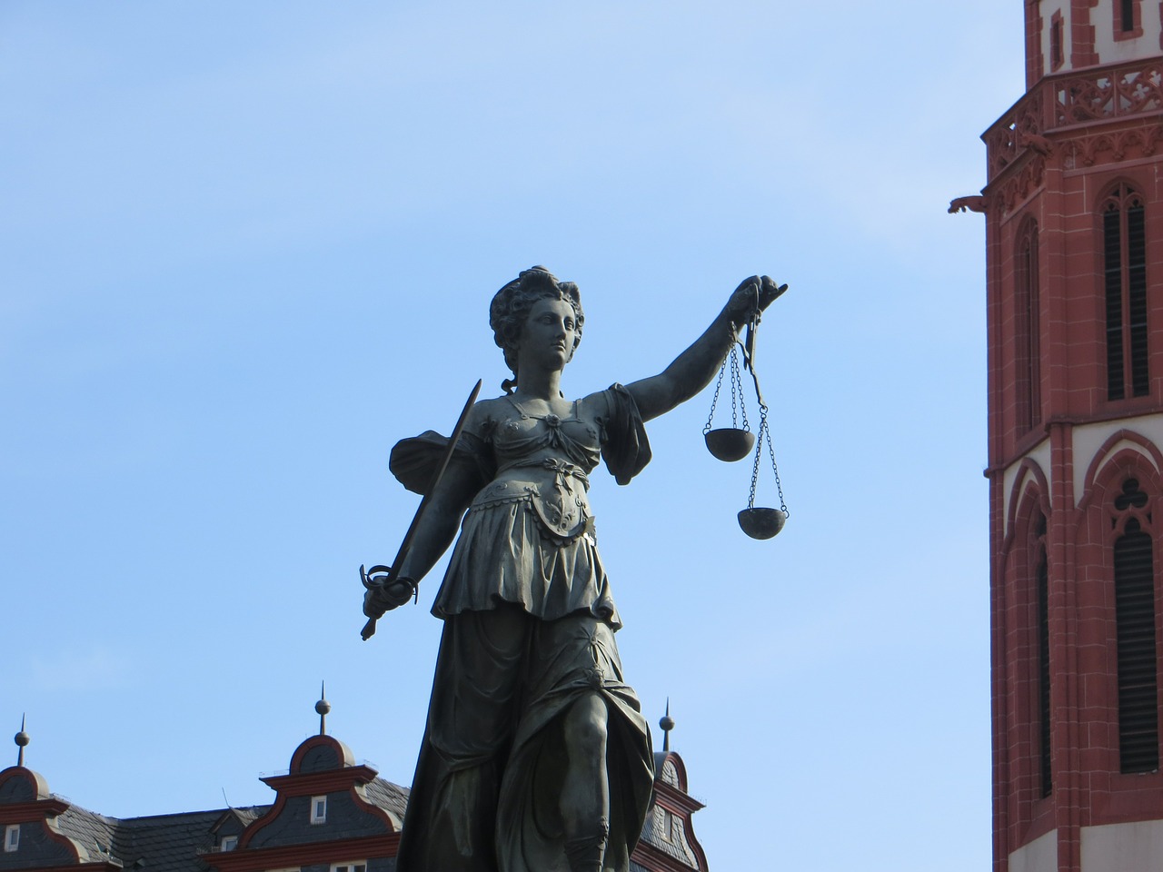 Justitia-Statue